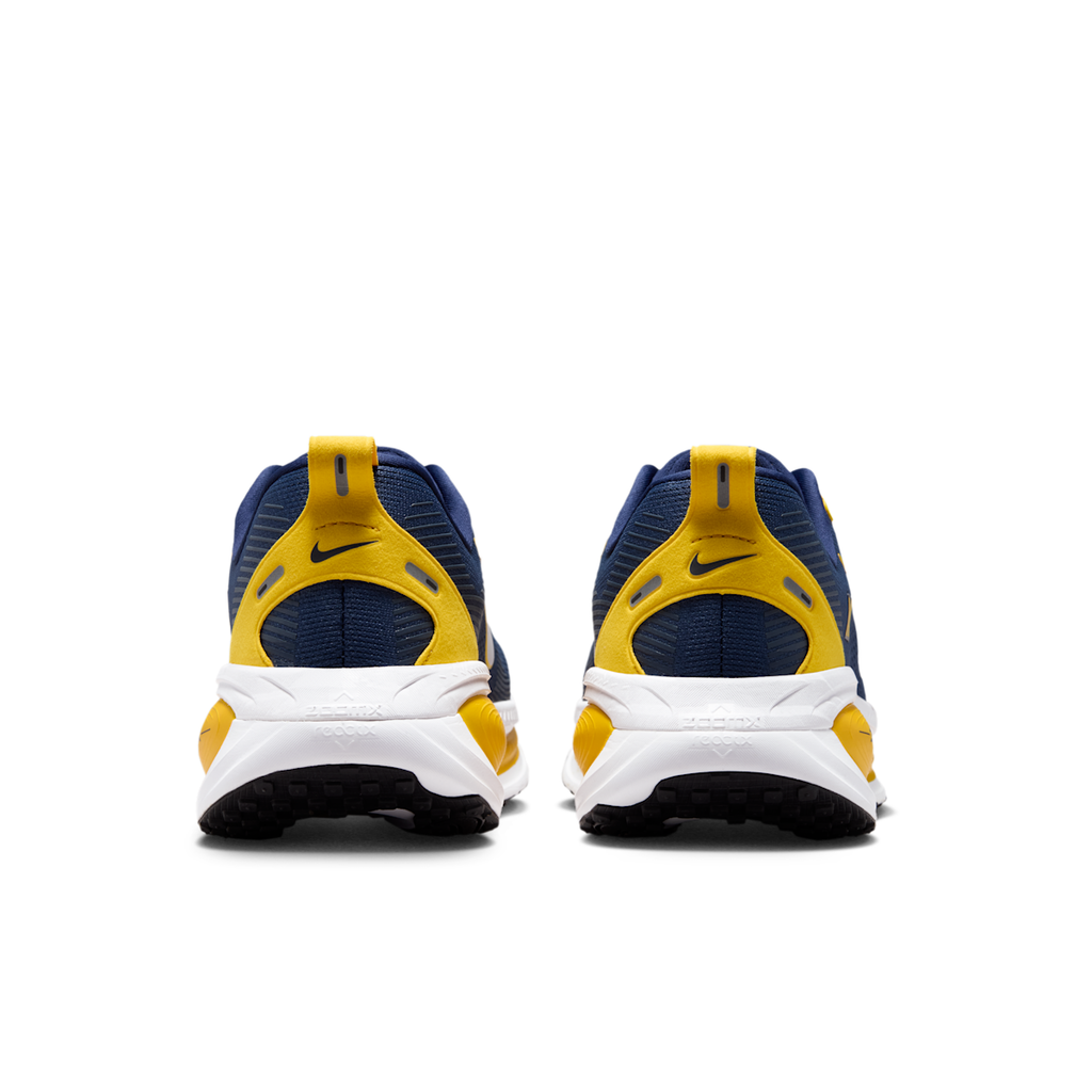Men's College Vomero 18 (Michigan) Road Running Shoes