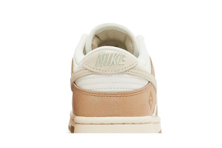 Nike Dunk Low SE Australia (Women's)