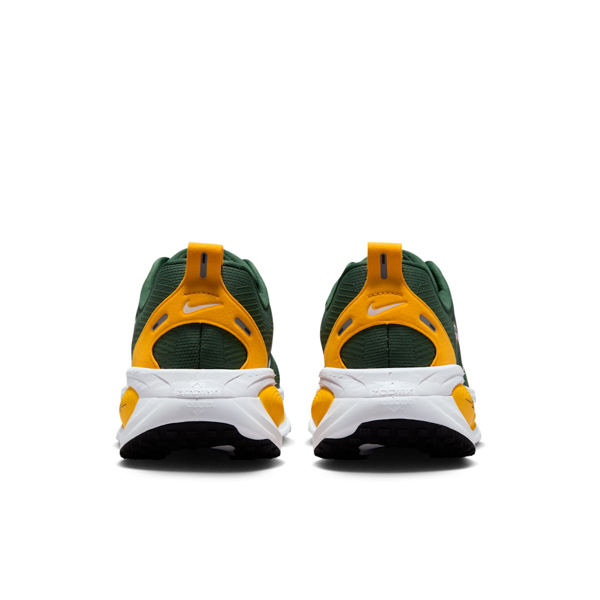 Men's Vomero 18 (Green Bay Packers) NFL Road Running Shoes