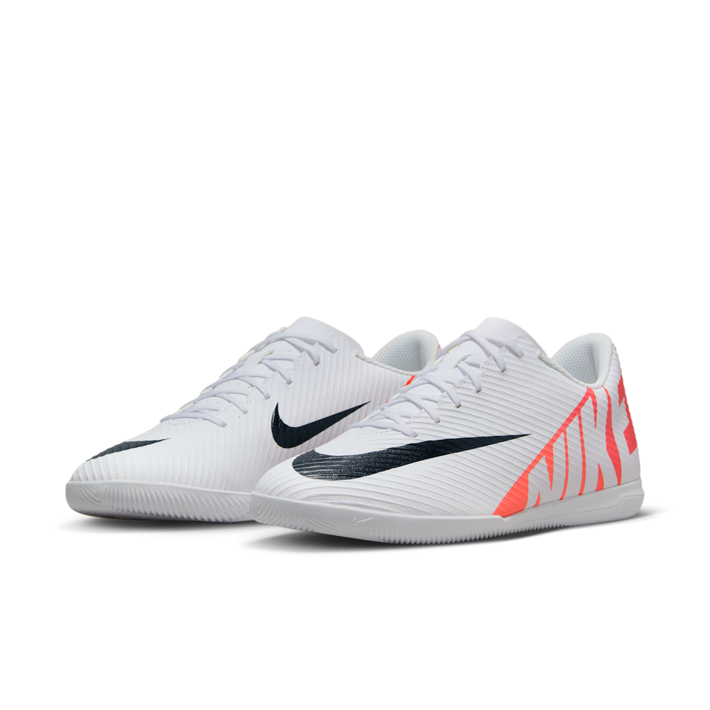 Men's Mercurial Vapor 15 Club Indoor/Court Low-Top Soccer Shoes