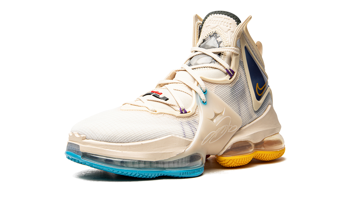 LeBron 19 "Minneapolis Lakers" DC9339 200